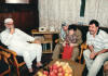 مع الرئيس ياسر عرفات - في الثمانينات - في بيت الشيخ