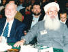 في المؤتمر الشعبي الاسلامي في بغداد - 1992 وبجانبه ابراهيم شكري رئيس حزب العمل المصري